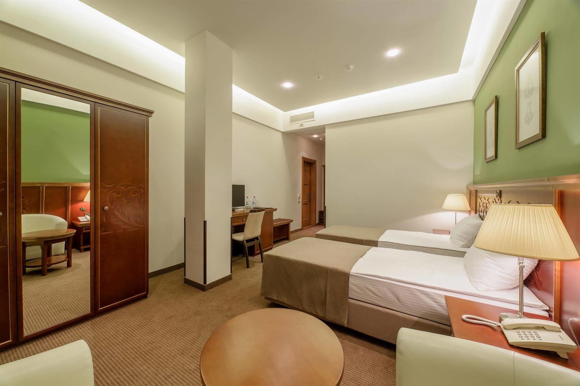 Alarus Luxe Hotel Одеса Екстериор снимка