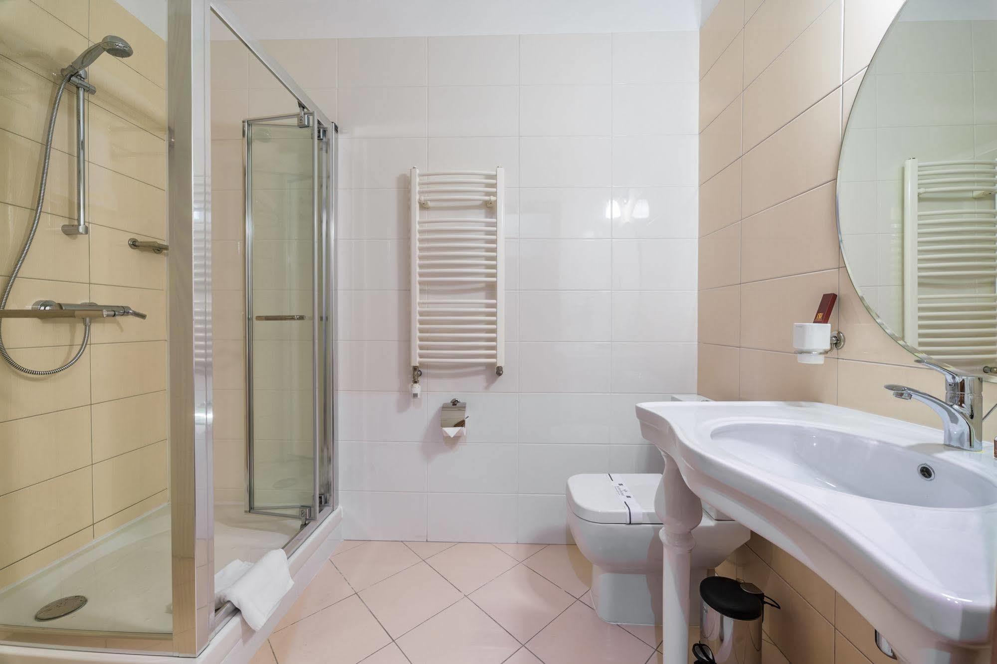 Alarus Luxe Hotel Одеса Екстериор снимка